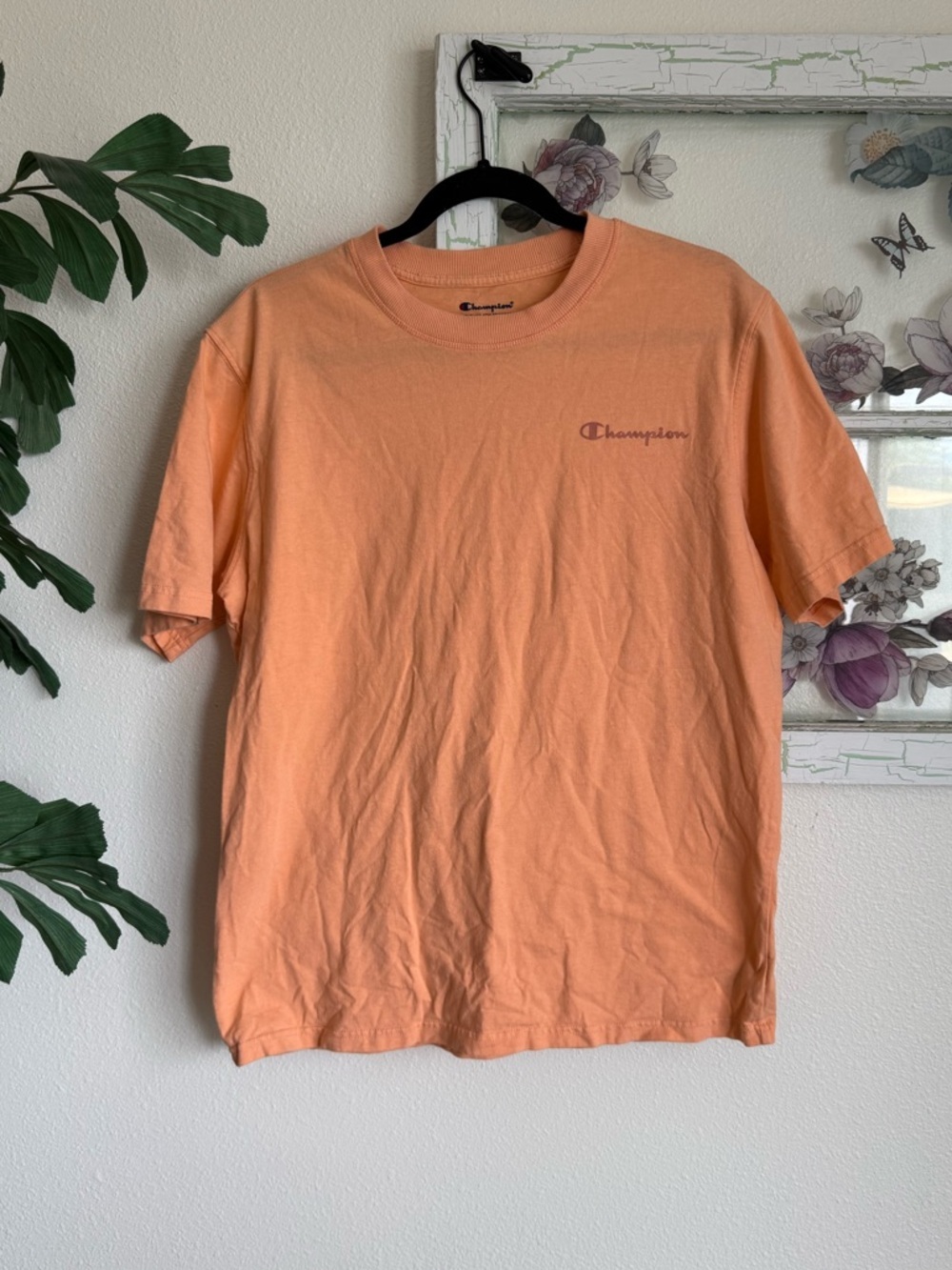 Champion women’s Peach Short-Sleeve Logo Tee Size Large
